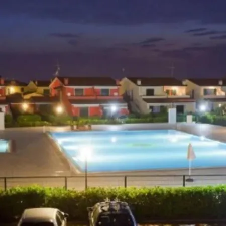Iris 21 Abitazione In Posizione Strategica Immersa Nel Villaggio Dei Fiori Апартаменты *
